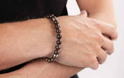Hvordan Skal Mænd Bære Stenarmbånd?