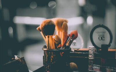 At mestre kunsten. En begyndervejledning til korrekt makeupapplikation